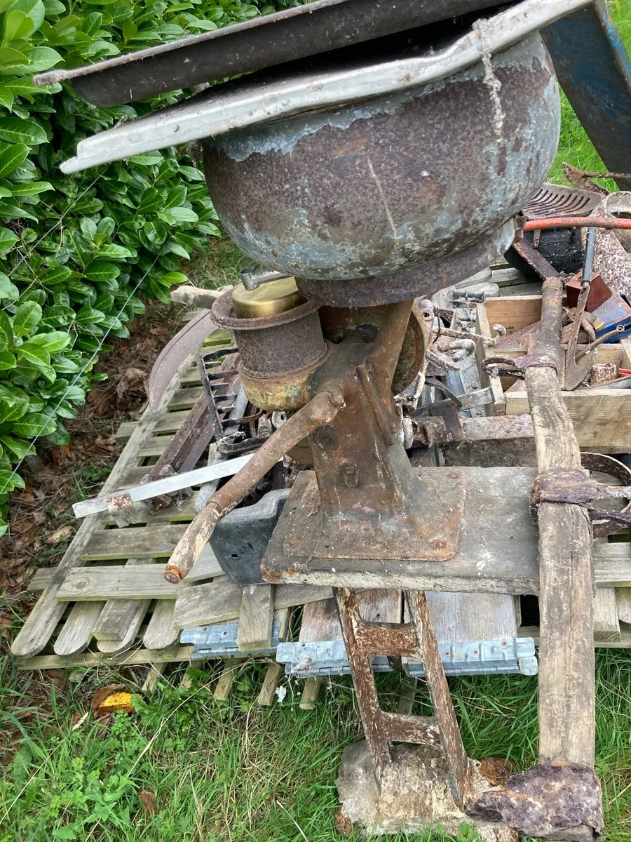 Cast iron cream separator and mowing bar - Image 4