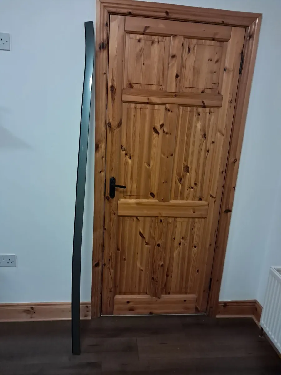 Landrover Discovery Sport Left Roof Trim Grey - Image 2