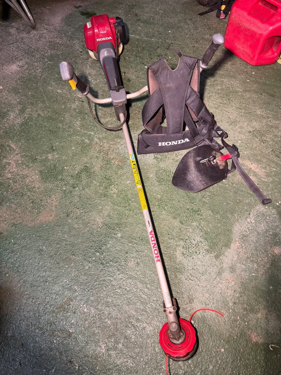 Honda UMK450 2hp 50cc Strimmer - Image 1