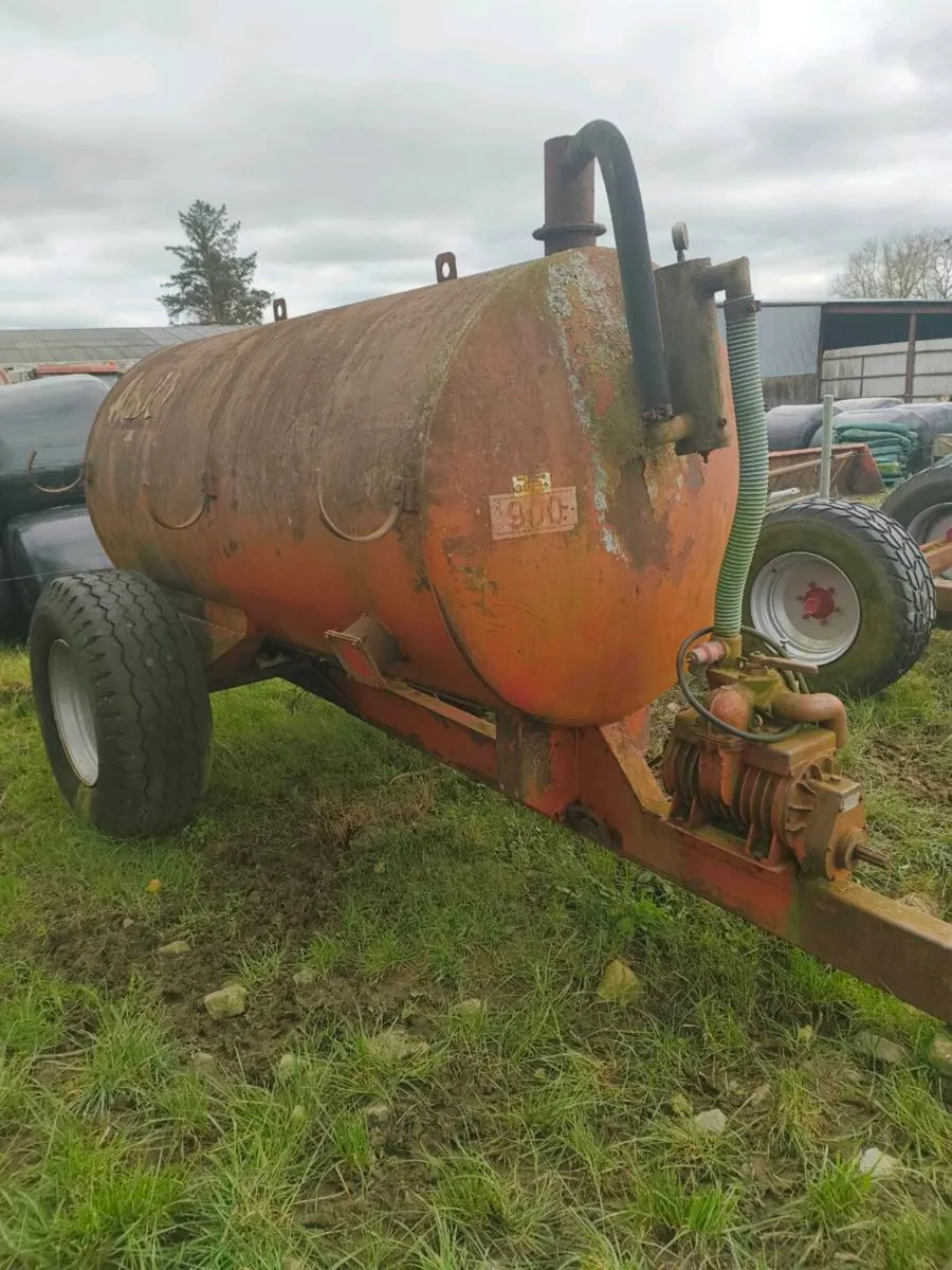 Abbey 900 gallon spreader - Image 3