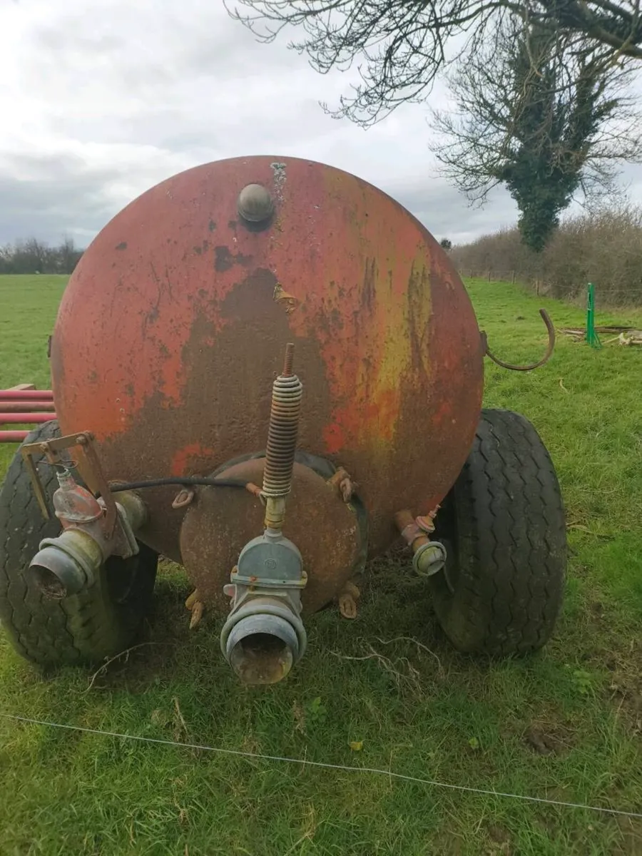 Abbey 900 gallon spreader - Image 4