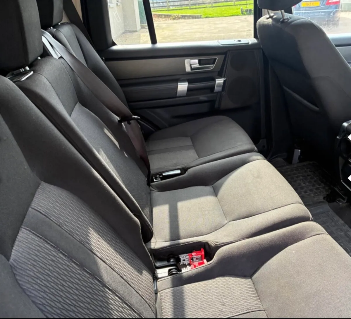 LandRover Discovery 4 Rear Seats - Image 1