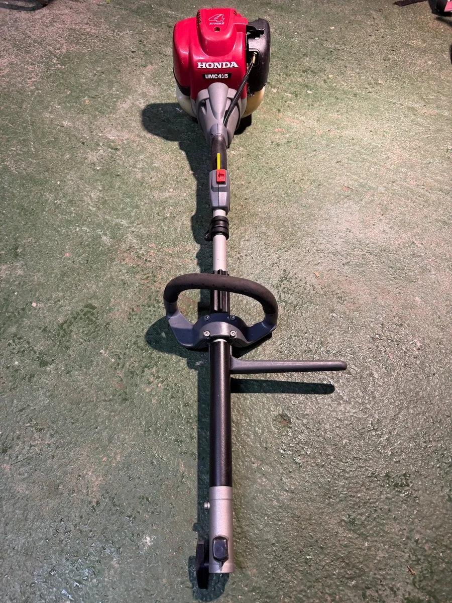 Honda UMC 435 E Versatool & attachments - Image 4