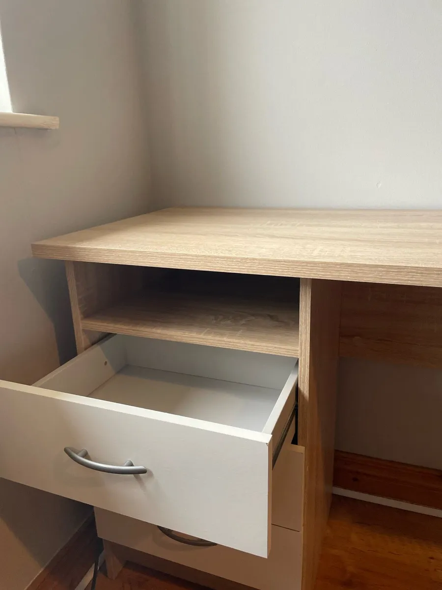 Desk - Image 2