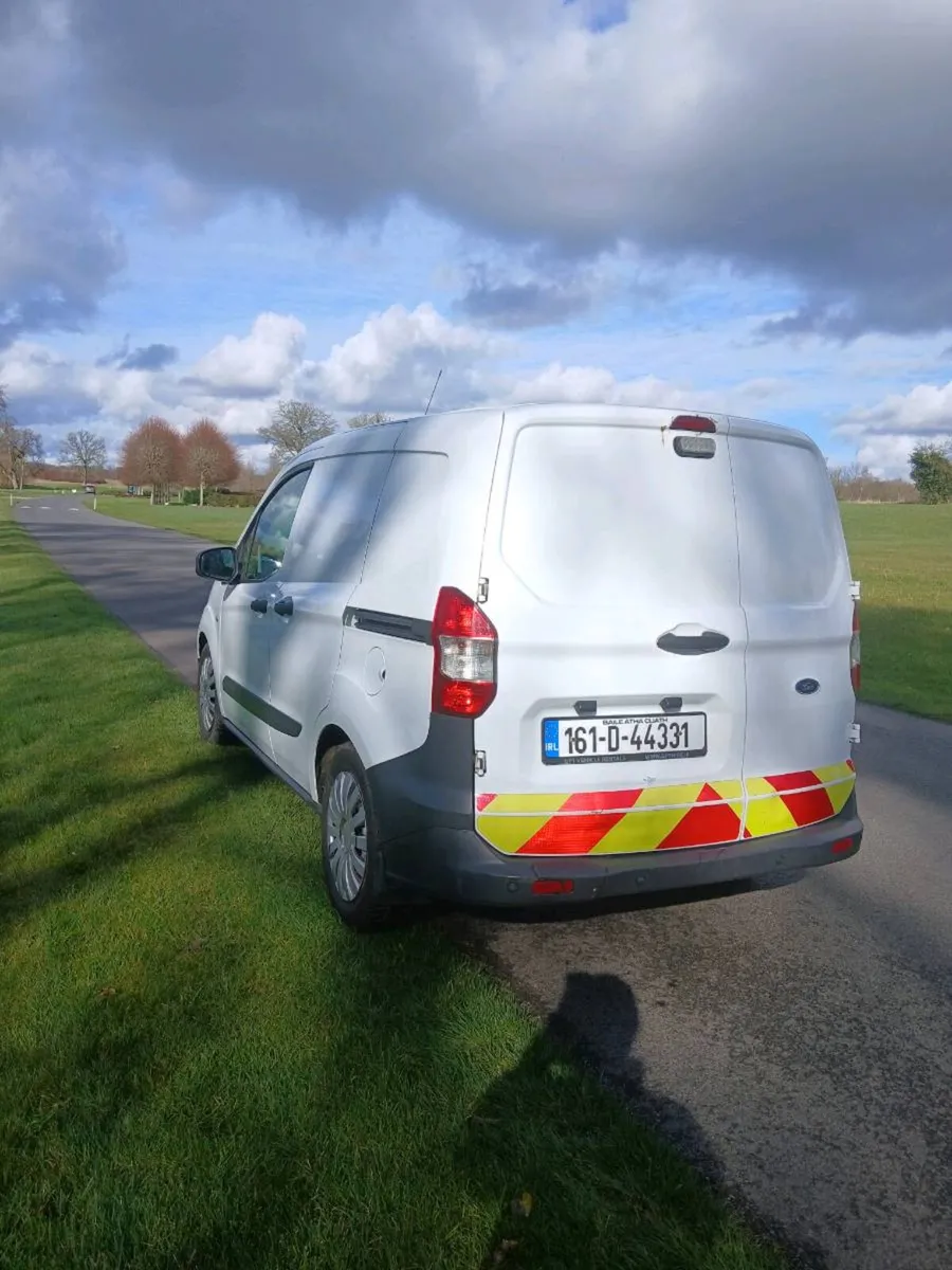 Ford transit courier - Image 4