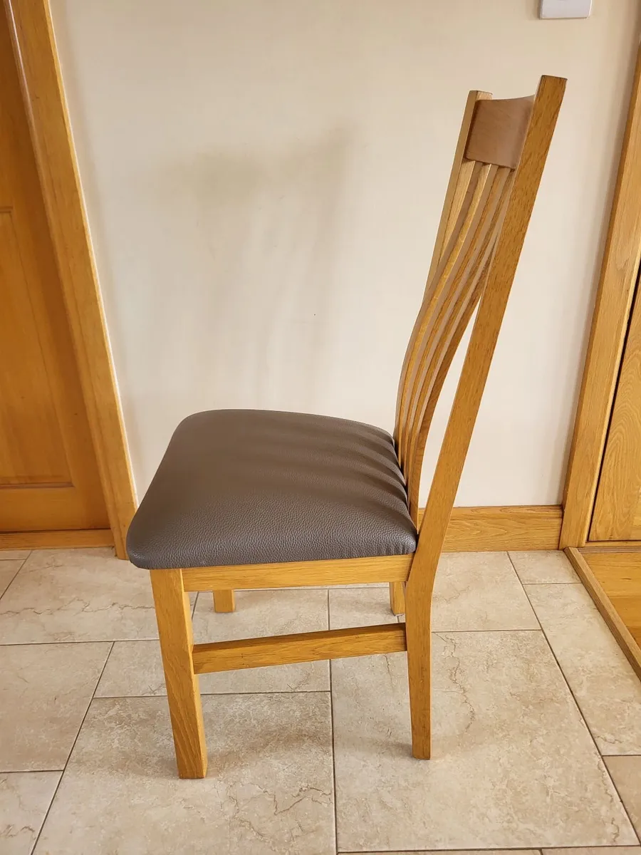 Solid Oak Dining Table and 6 Chairs - Image 3