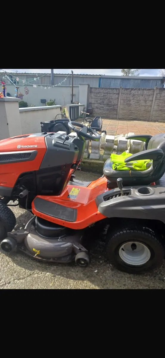 Husqvarna tc342t ride on - Image 2