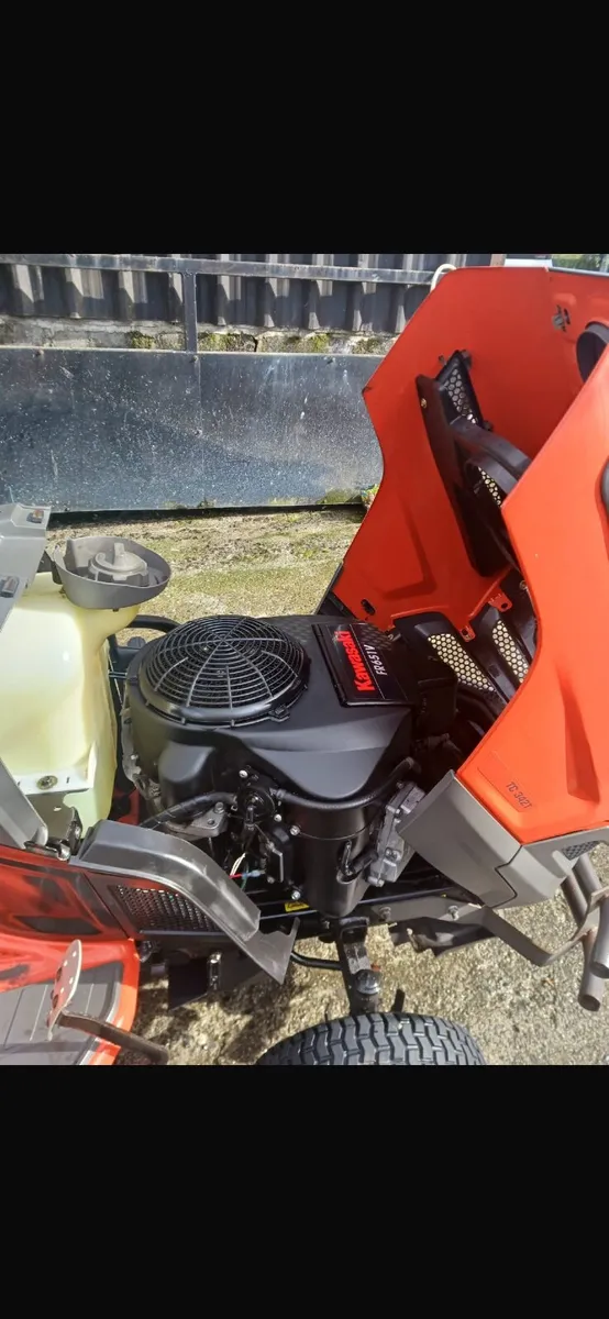 Husqvarna tc342t ride on - Image 3