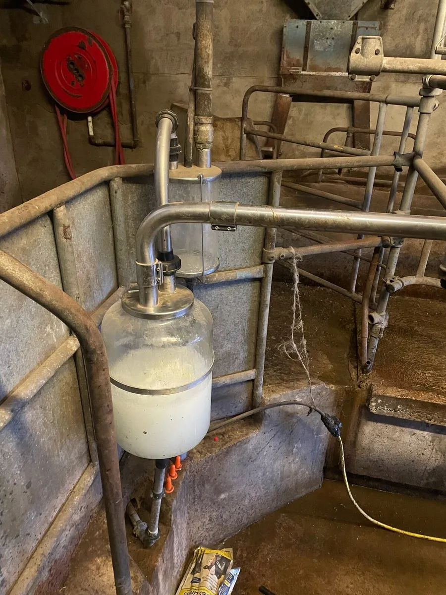 8 unit full parlour - Image 2