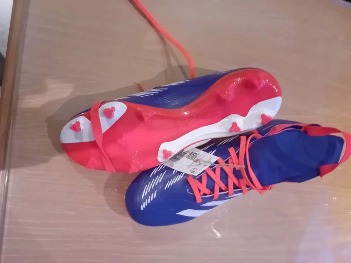 Football boots - Image 4