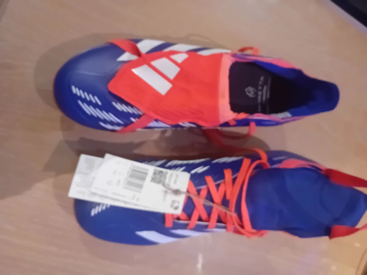 Football boots - Image 3