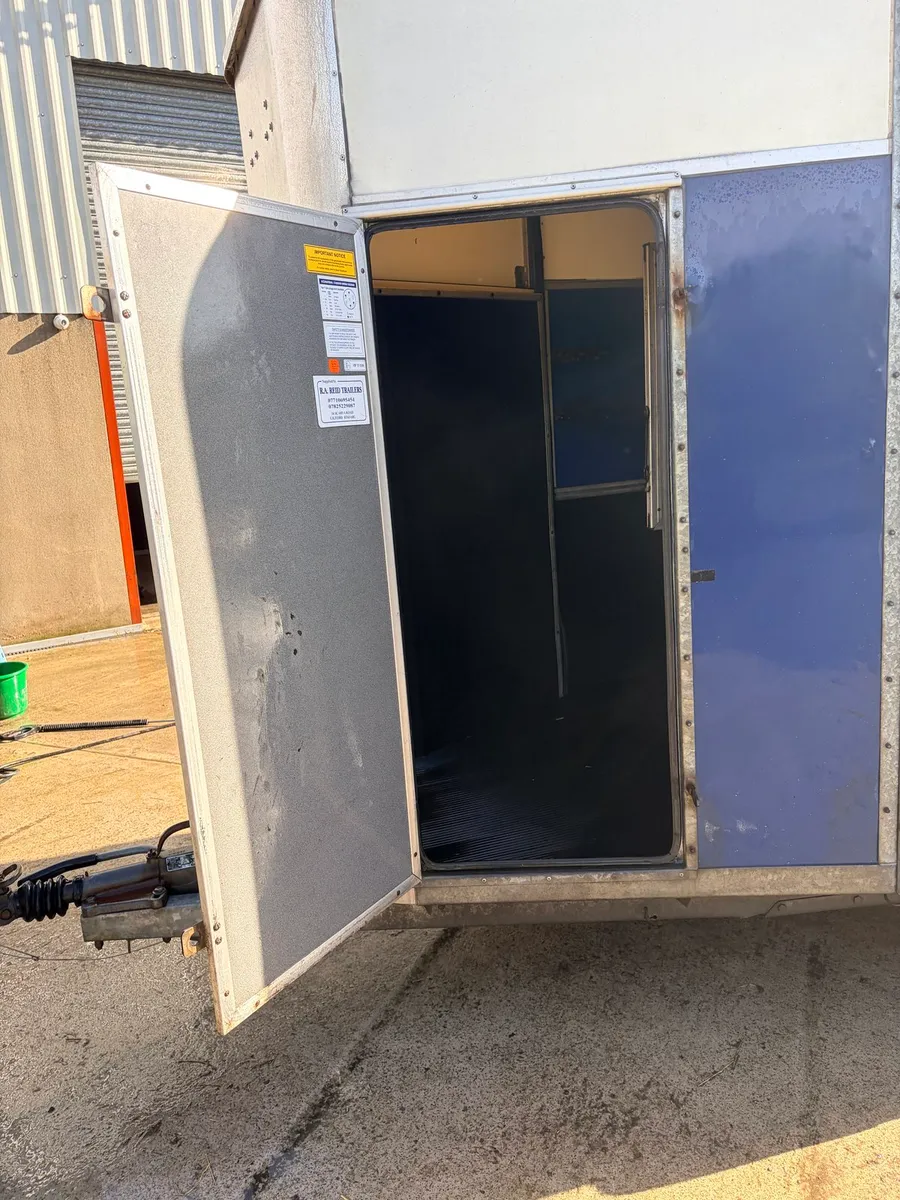Ifor Williams HB 505 horse trailer - Image 4