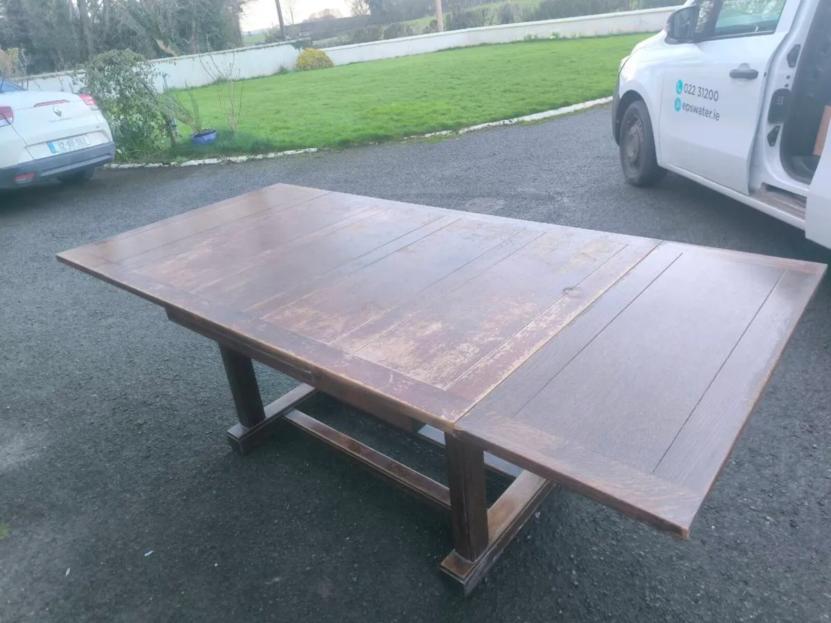 Kitchen table - Image 1