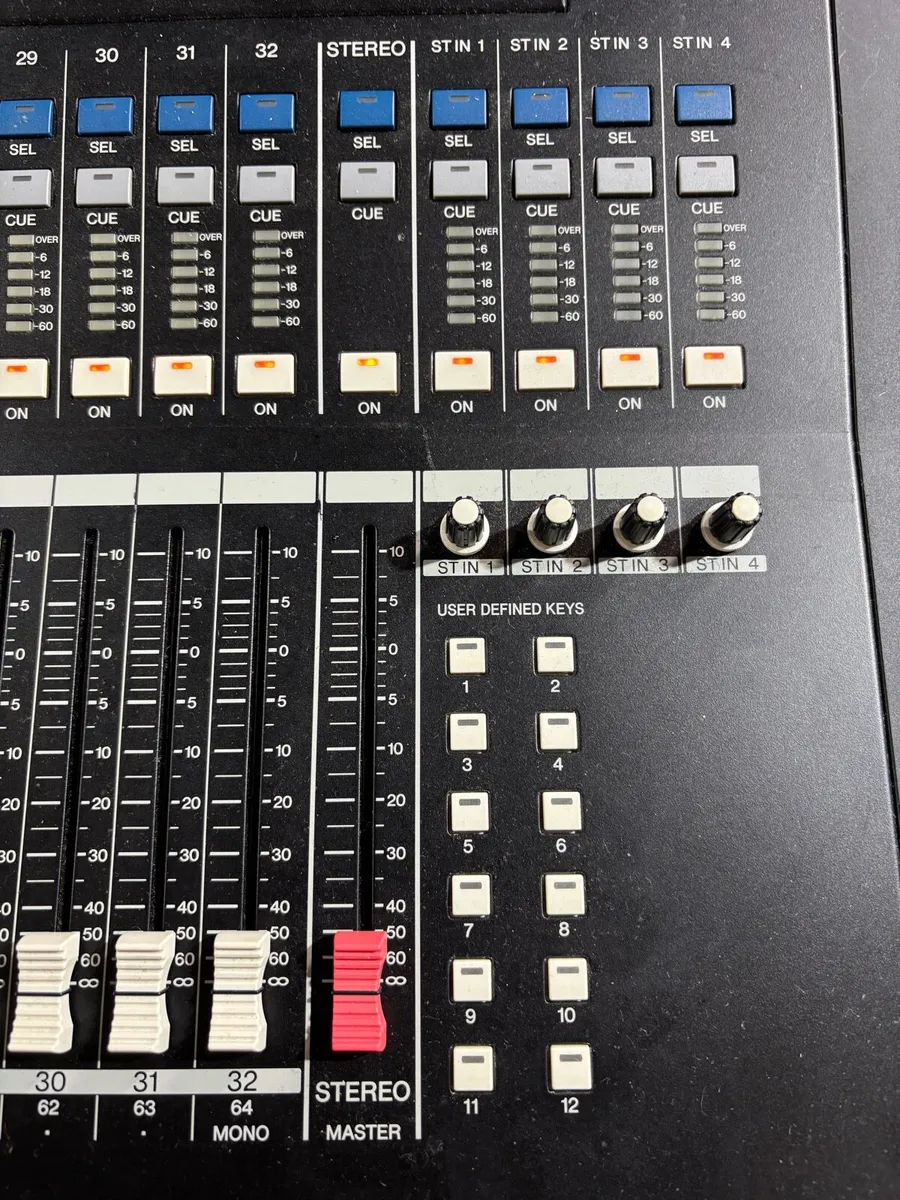 Yamaha LS9 Mixer - Image 3