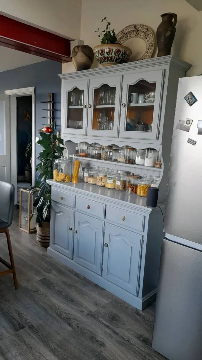 kitchen dresser - Image 1