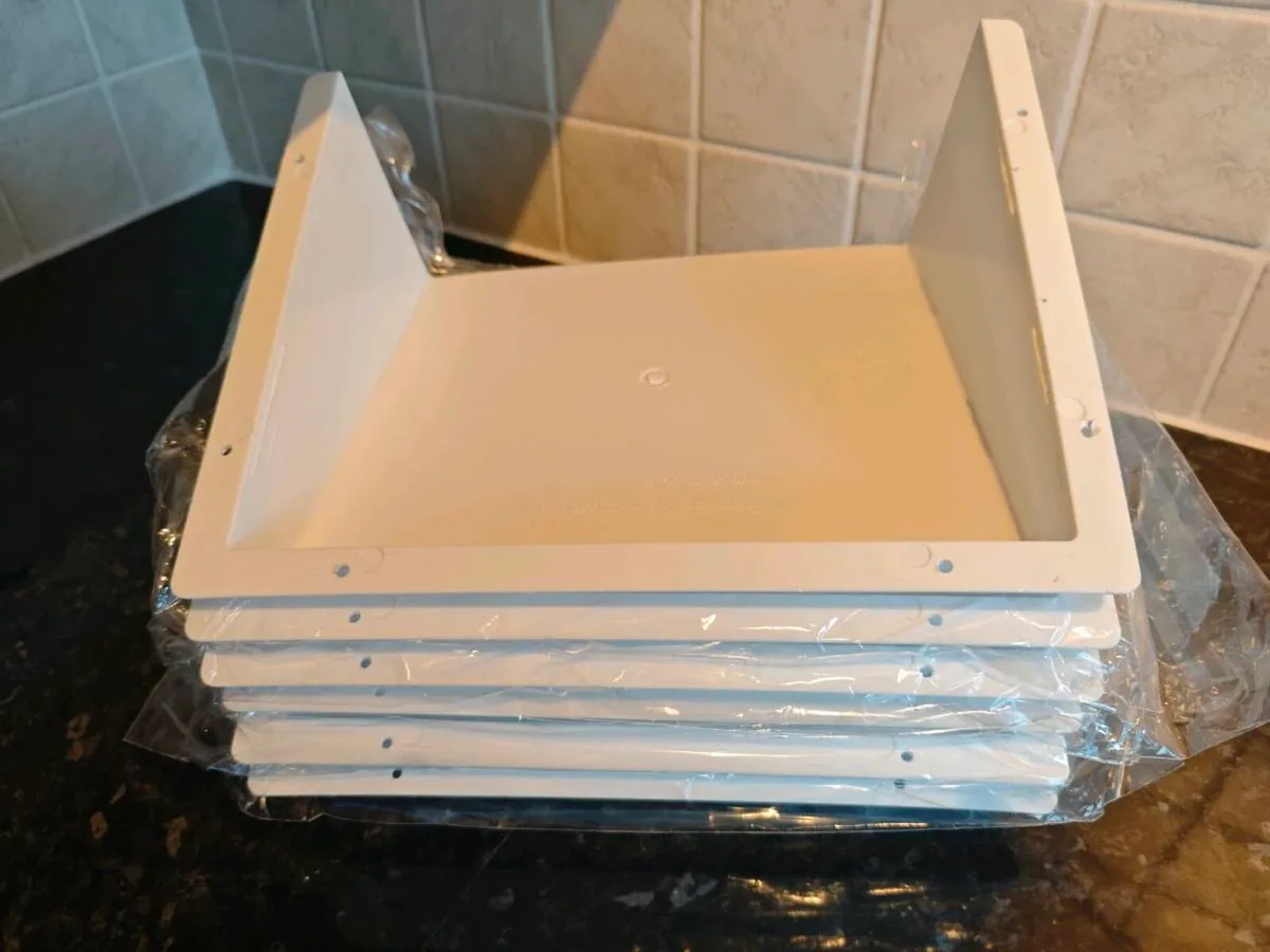 Light and Draught Reducing Airbrick Cowl Hood Cove - Image 1