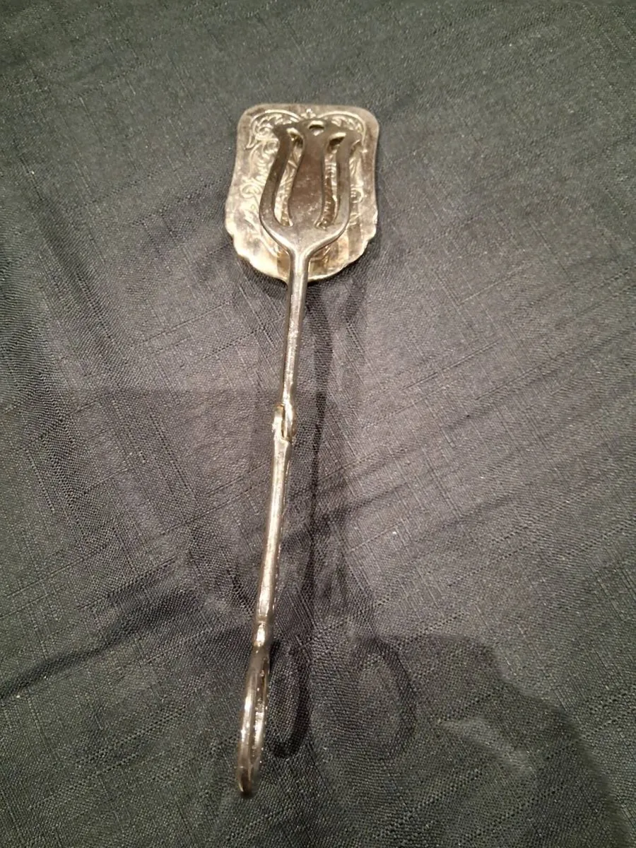 Silver Plated Zinc Alloy Serving Tong's - Image 1