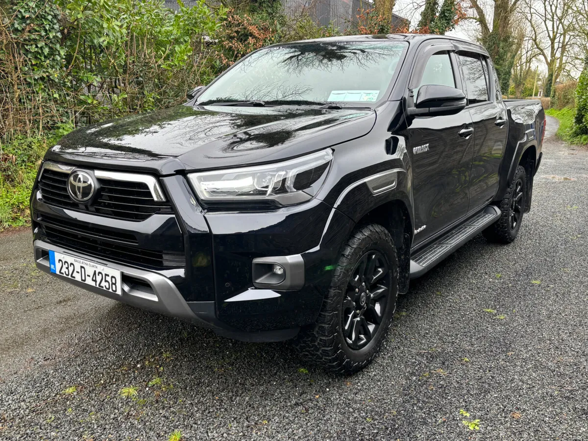 Toyota Hilux 2023 - Image 2