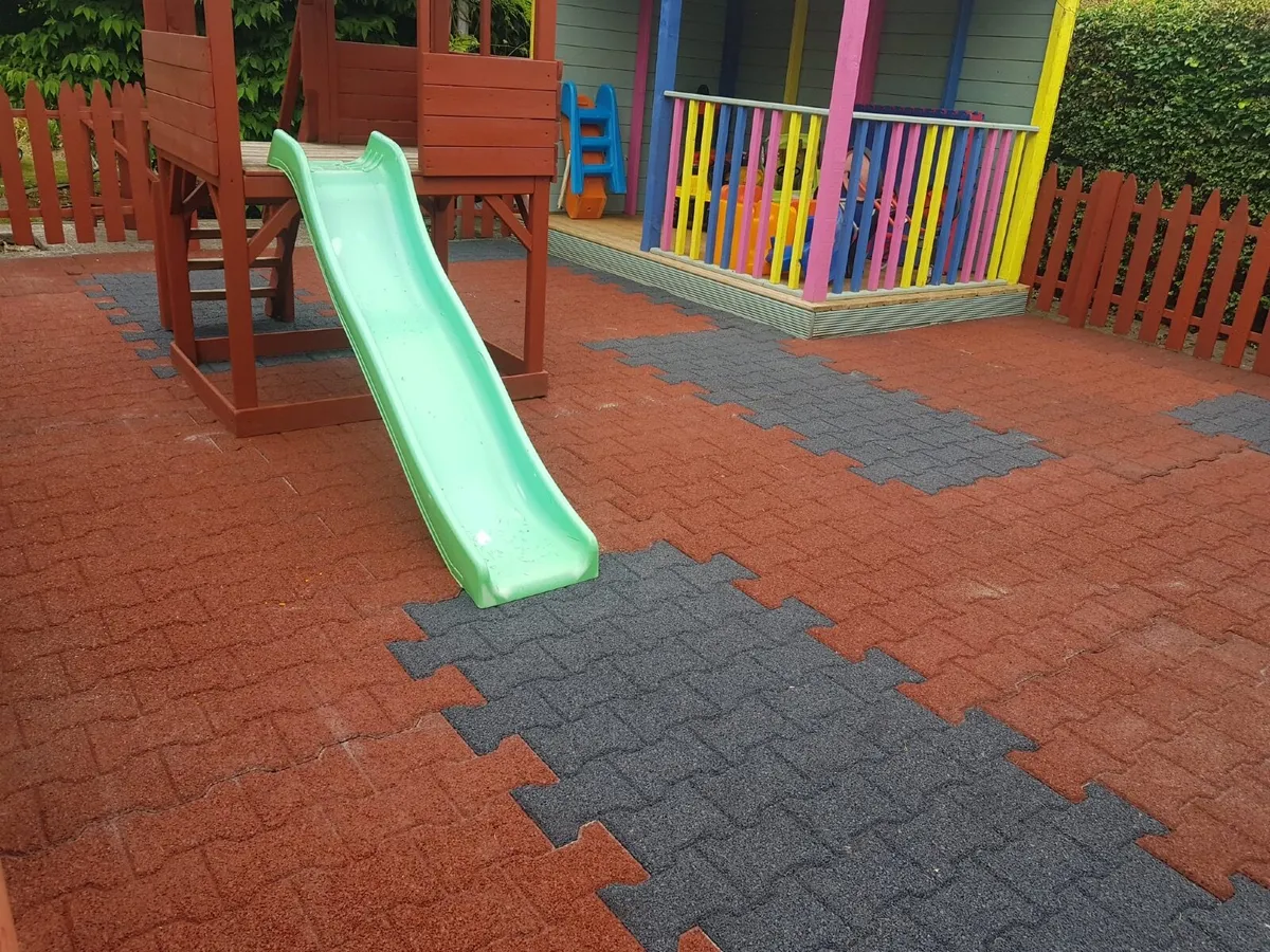 Rubber playground matting - Image 1
