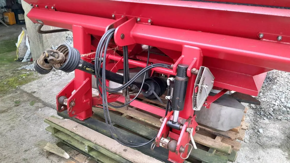 Lely Centerliner Spreader - Image 2