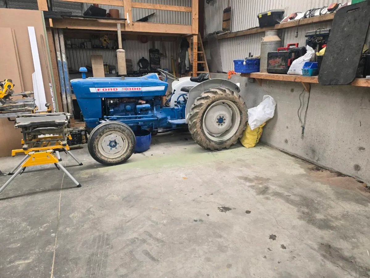 Ford 3000 tractor - Image 1