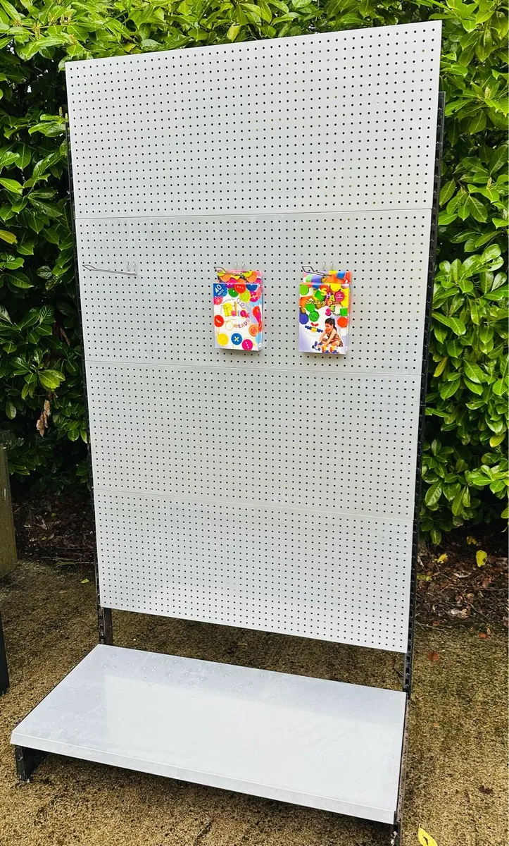 EXTRA LARGE PEGBOARD SHOP DISPLAY STAND - Image 4
