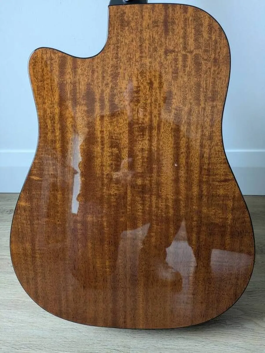 Alvarez AD66ceshb guitar - Image 2