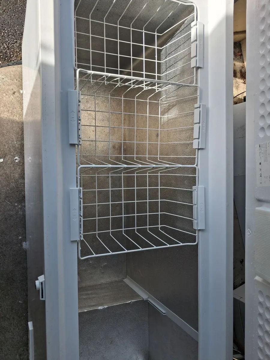 Chest Freezer - Image 4