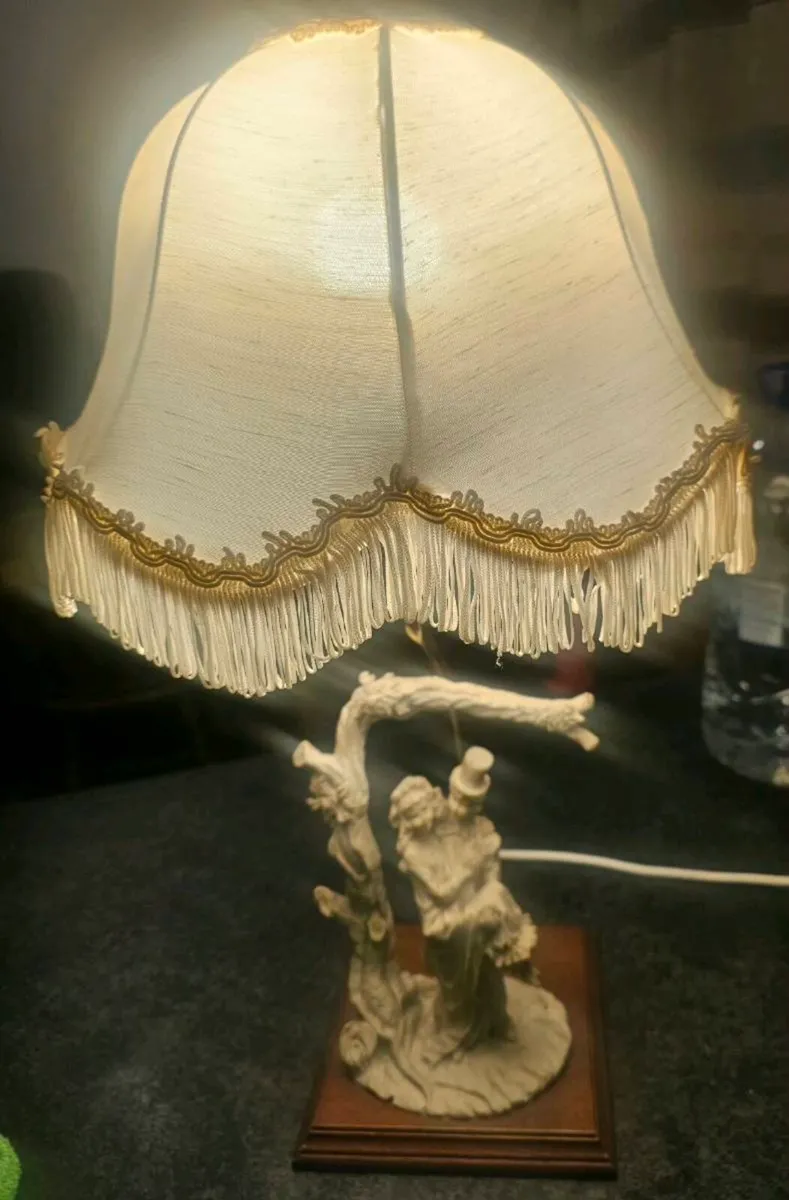 Beautiful lamp with shade for sale - Image 1