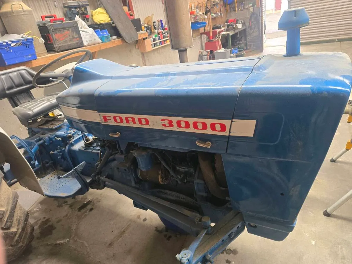 Ford 3000 tractor - Image 3