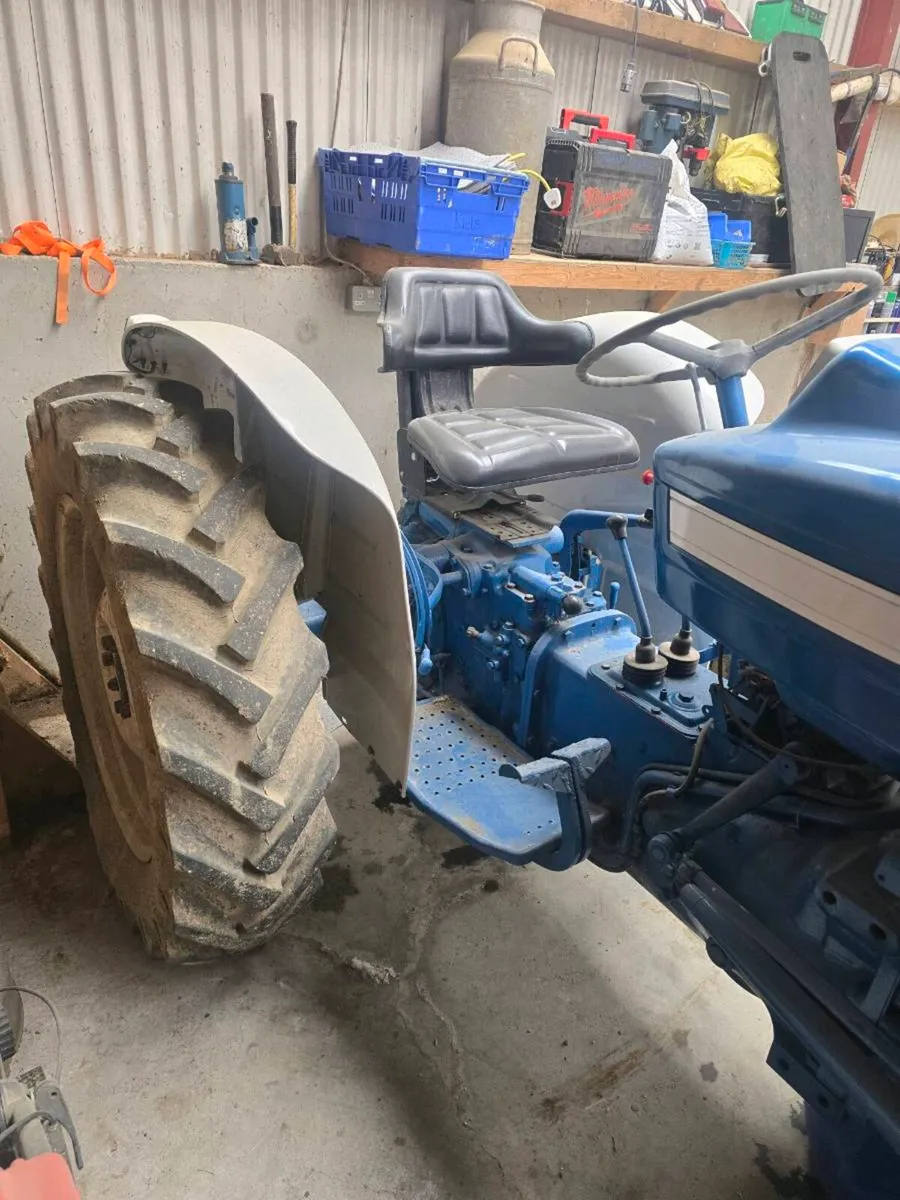 Ford 3000 tractor - Image 4