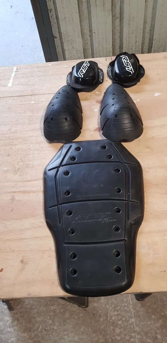 RST Blade leathers jacket and trousers - Image 3