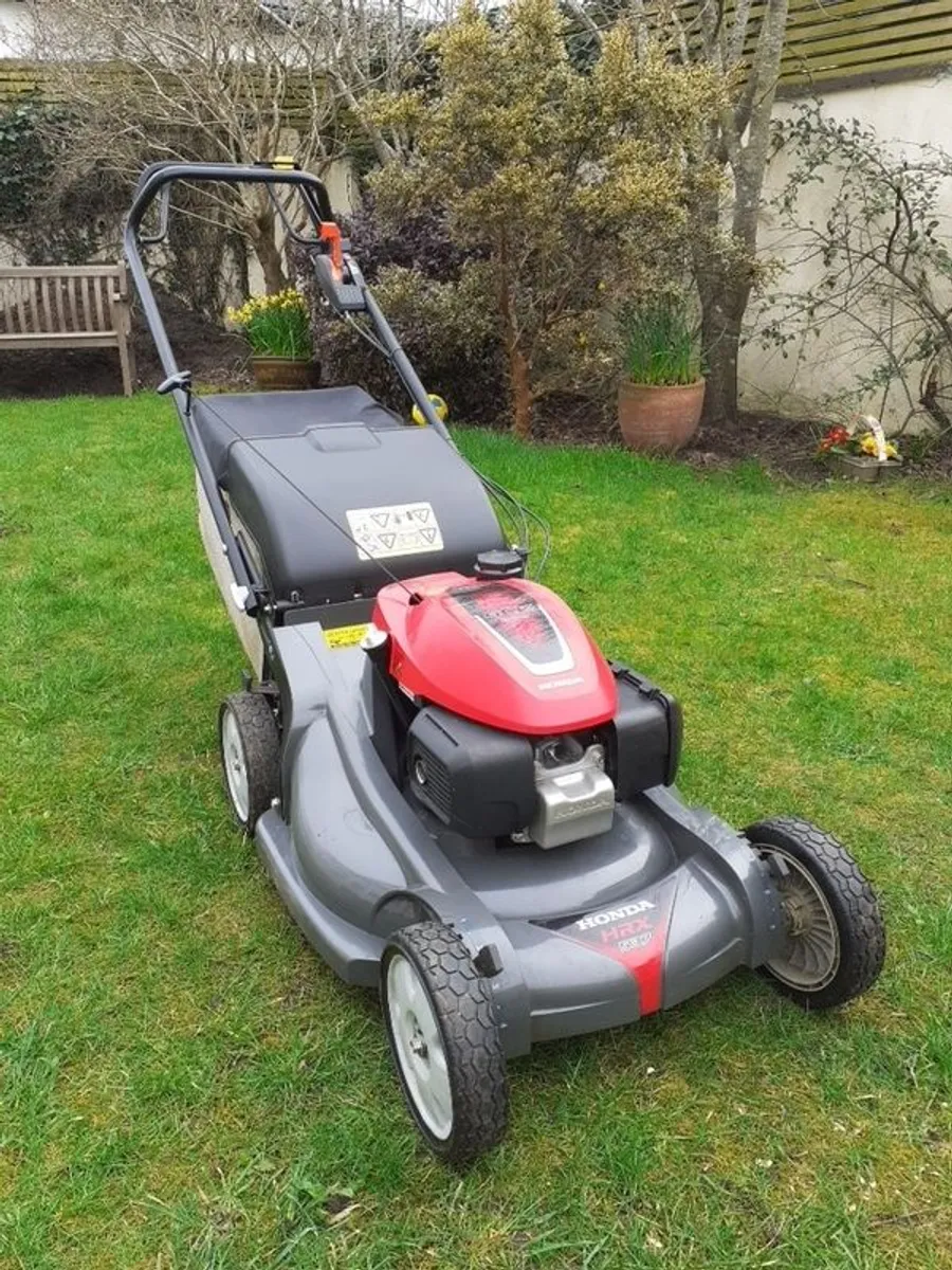 Honda lawnmower - Image 1