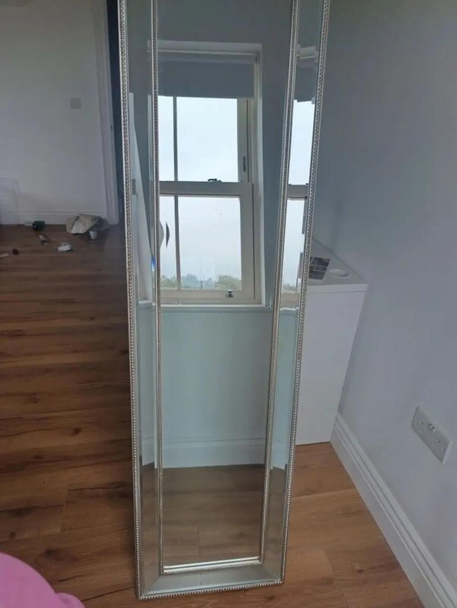 free standing mirror