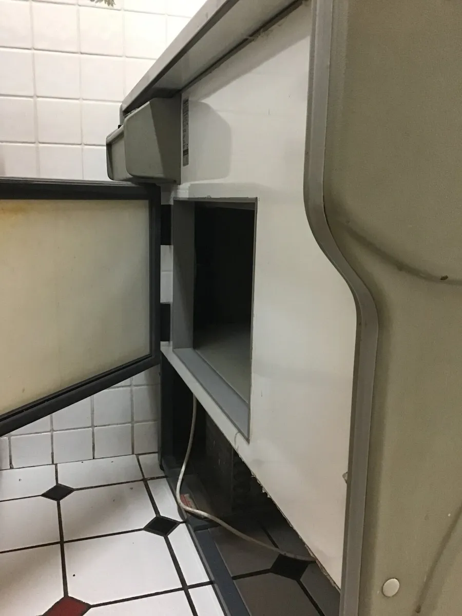 Deli Display Fridge - Image 3