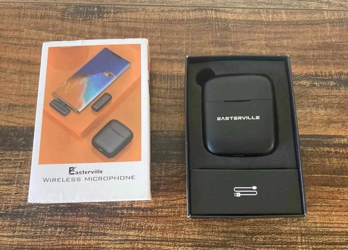 Easterville Wireless Microphone Set - Image 1