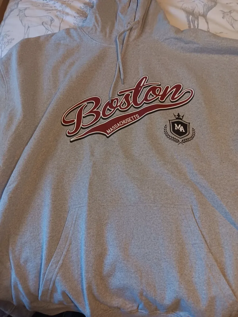 BOSTON MASSACHUSETTS HOODIE - Image 3