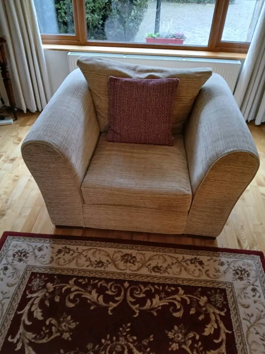 Suite of furniture - Image 2