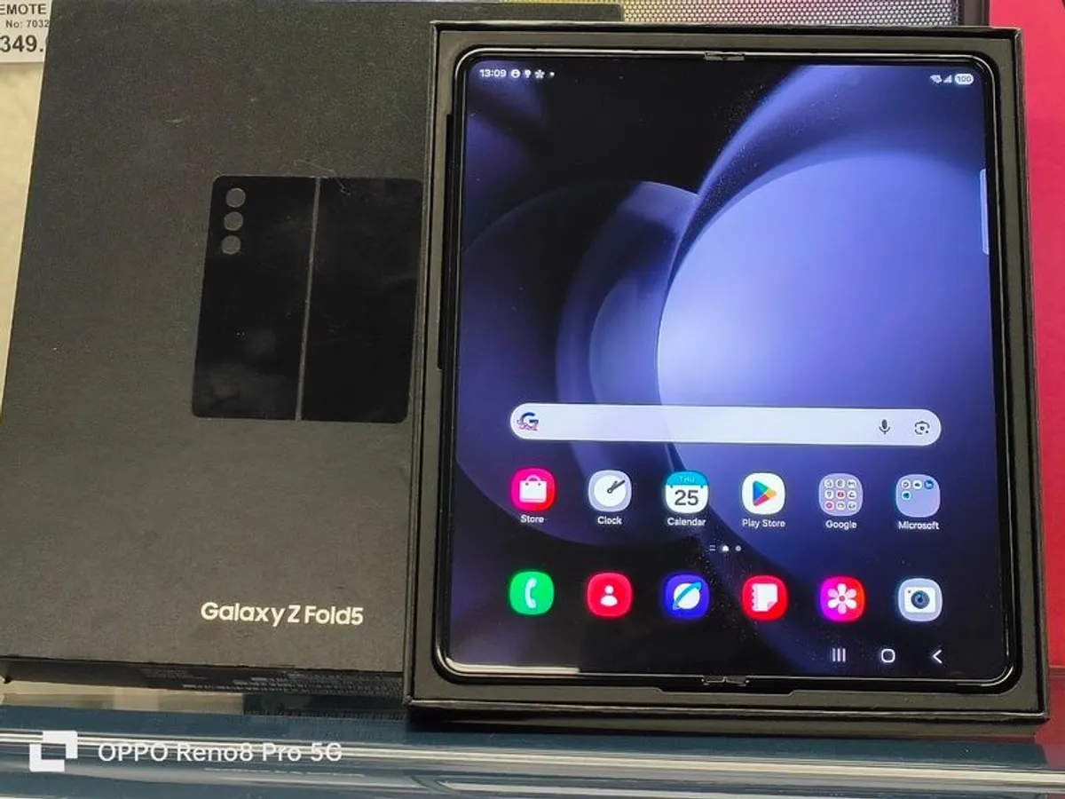 Samsung Galaxy Z Fold 5 - 256GB Dual Sim Unlocked Black (Barely Used) - Image 4