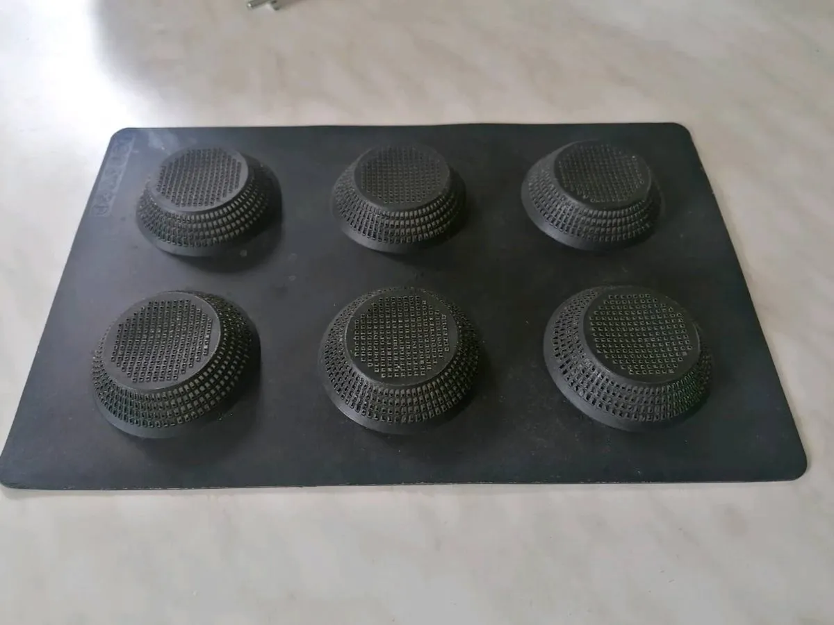 Perforated Silicone Tartlet Moulds - Image 2