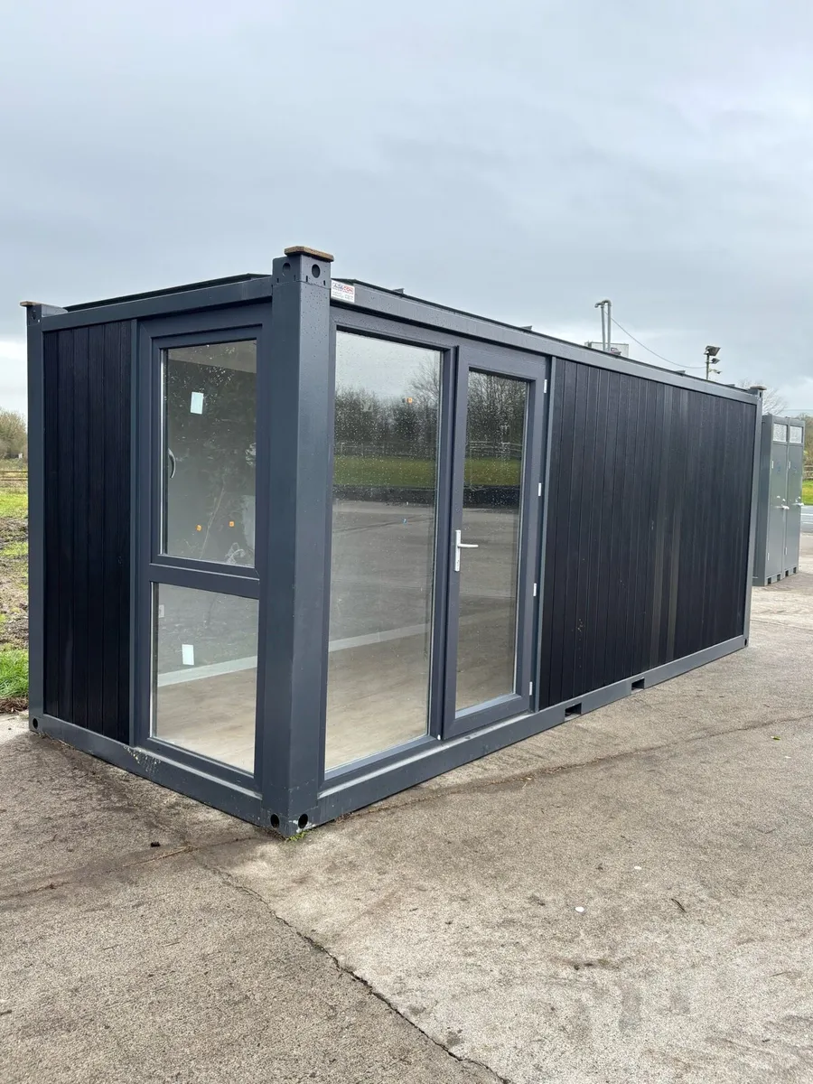 20ft x 8ft Mobile Office, Catering, gym - Image 3