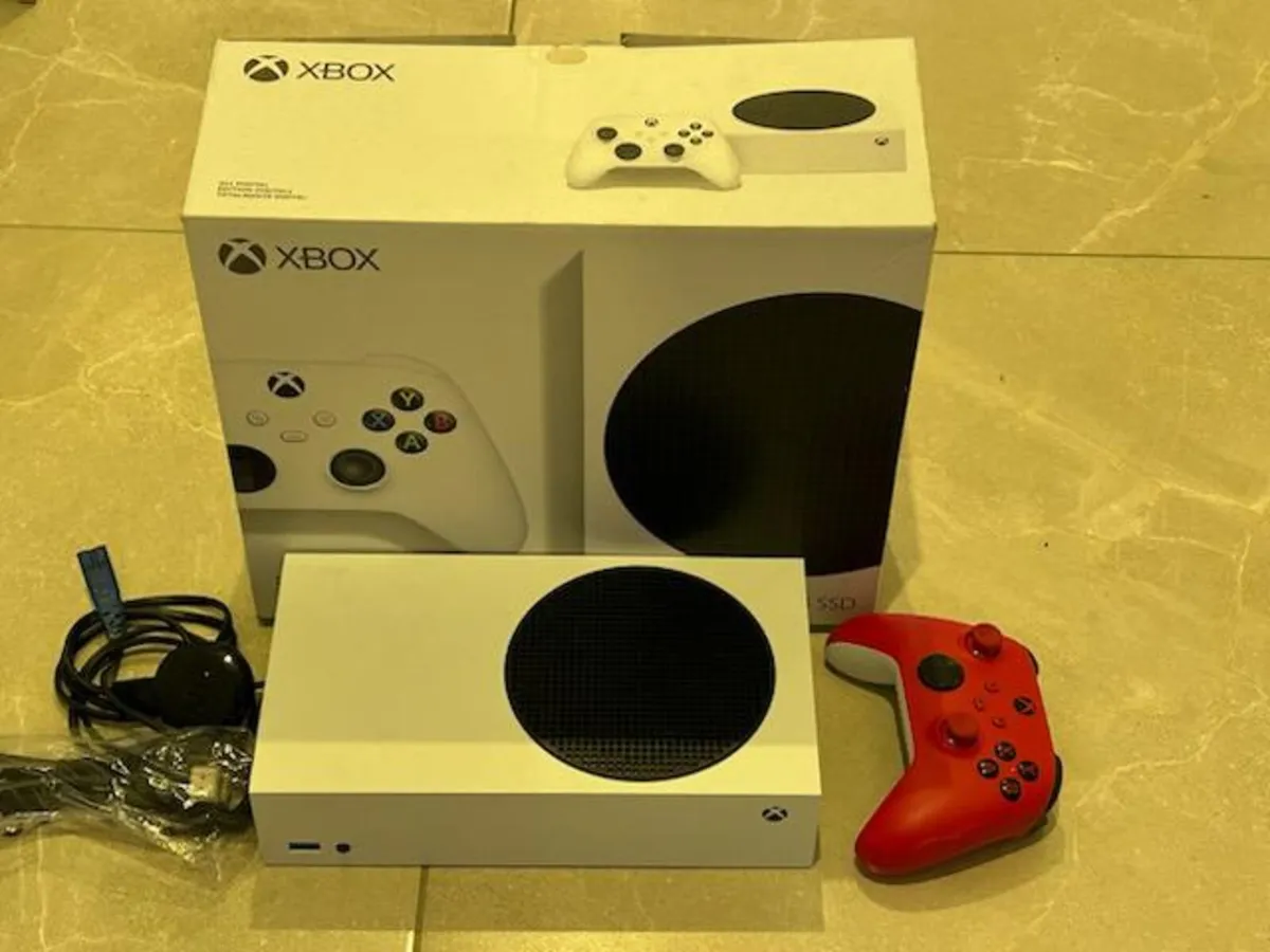 Console: Xbox Series S
Storage: 512 GB SSD - Image 1