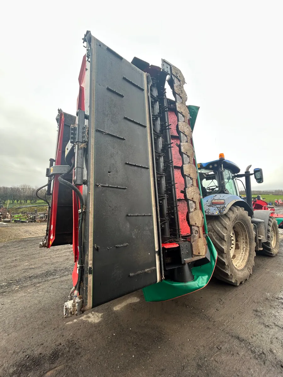 2019 Kverneland 53100 MT butterfly mowers - Image 3