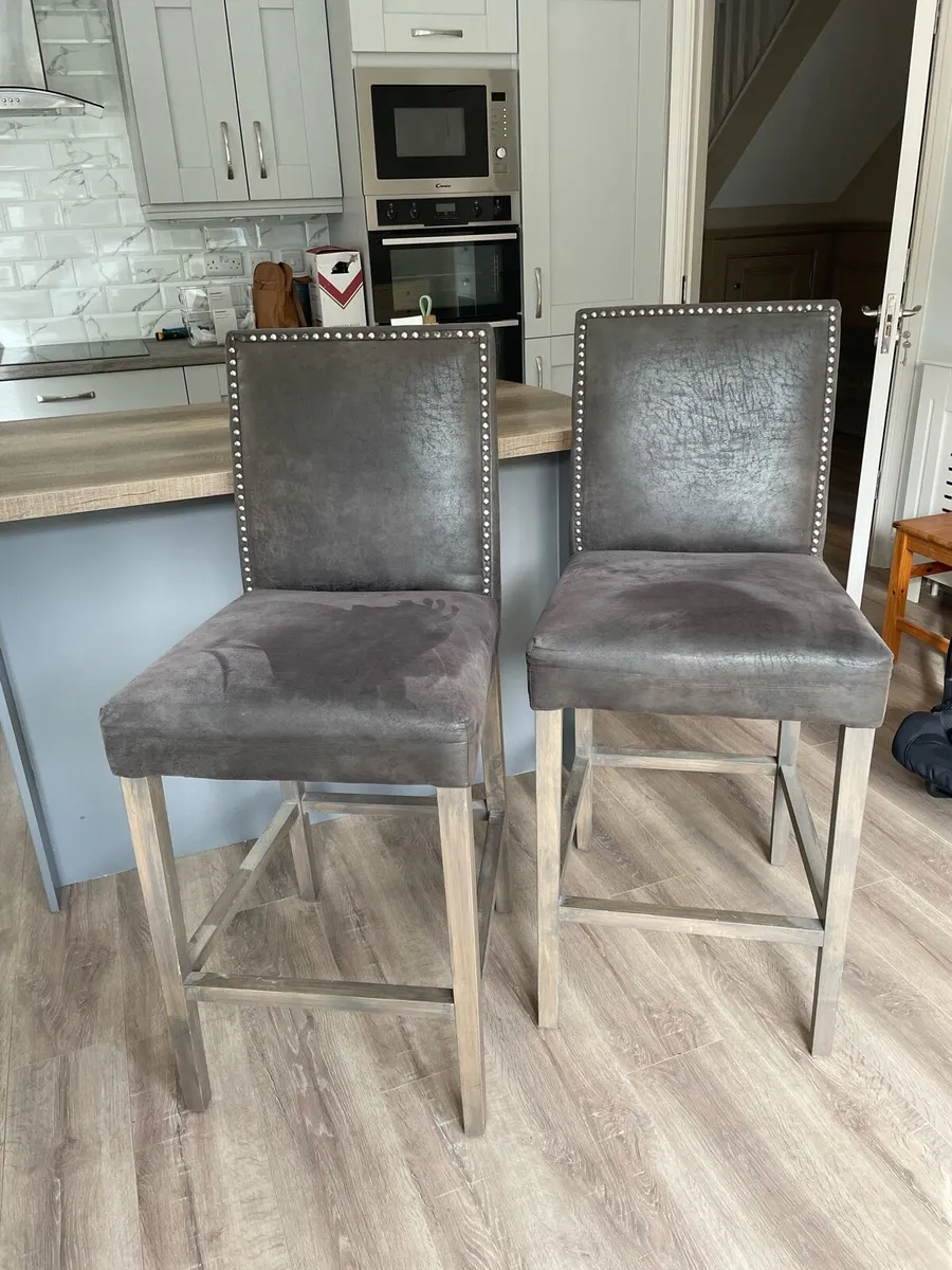 Kitchen bar stools - Image 1