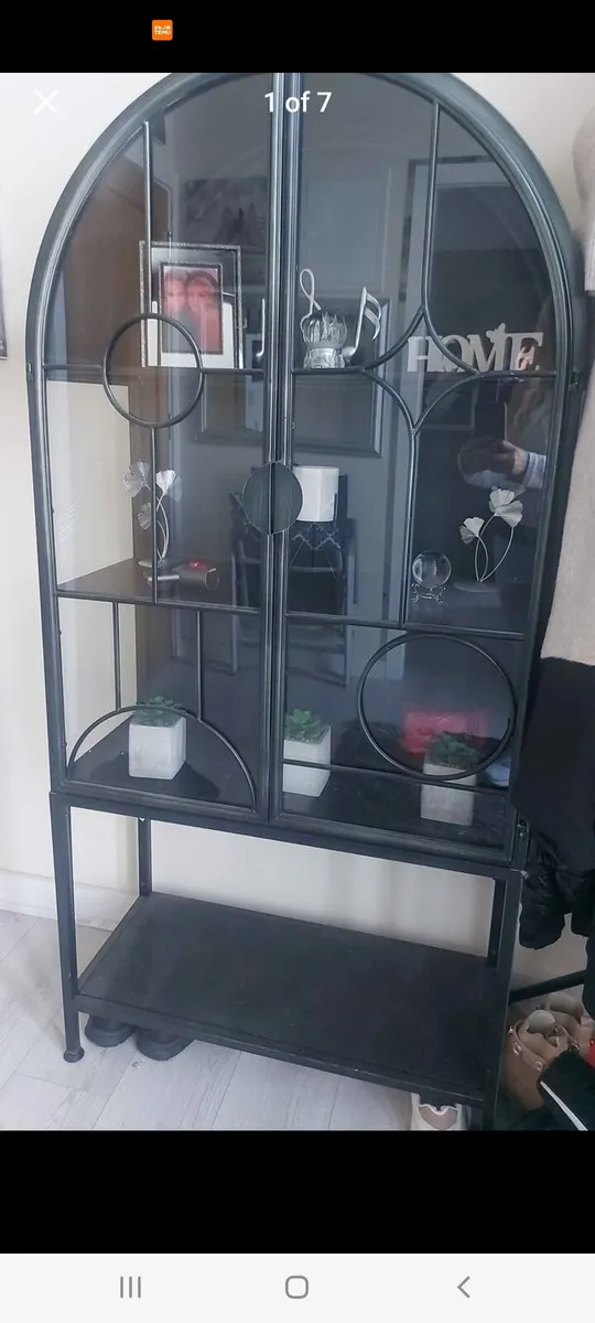 Black unit - Image 1