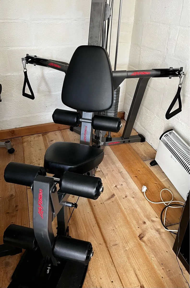 Life fitness G3 multi gym. Full commercial - Image 1