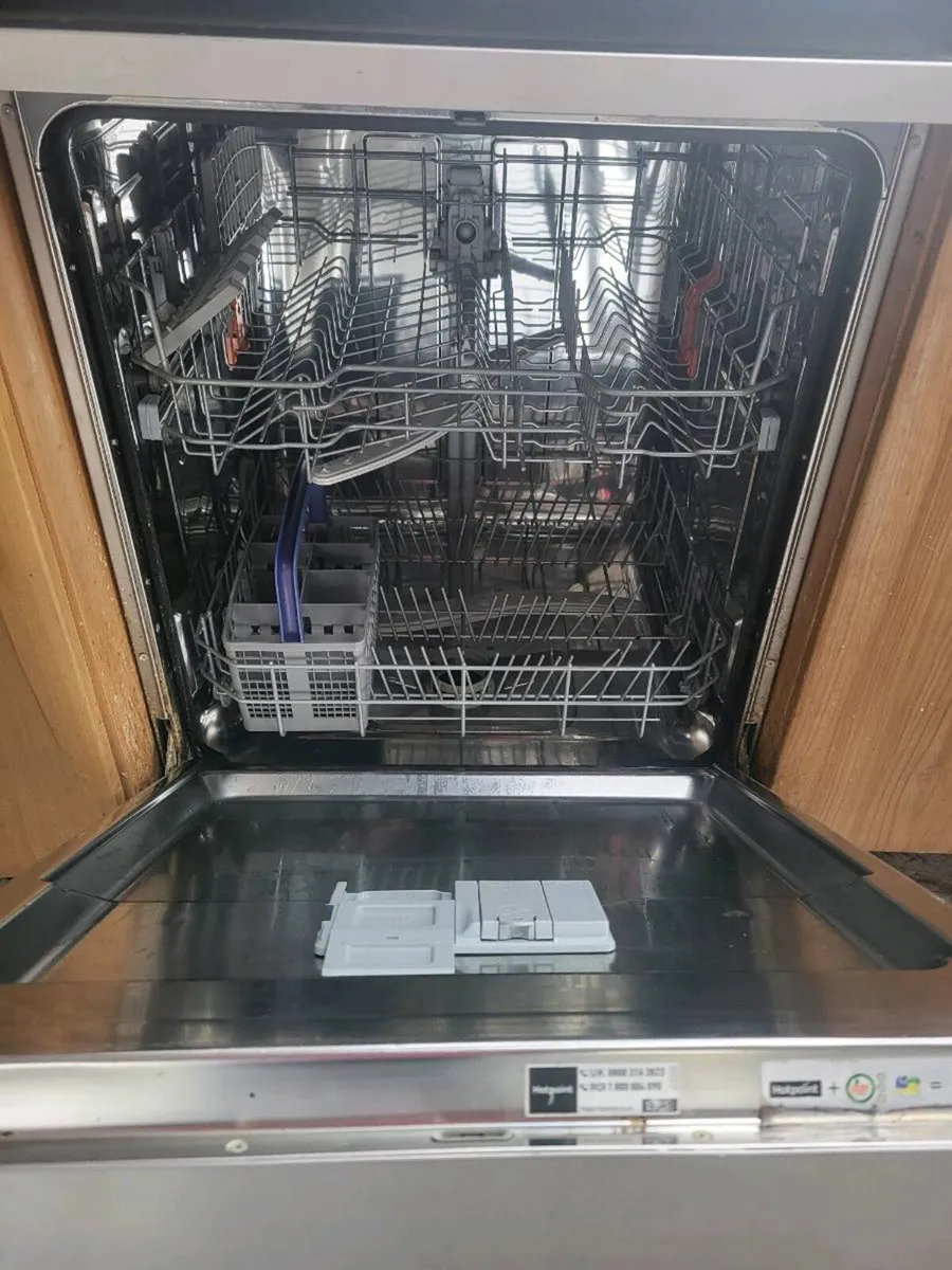 Dishwasher - Image 1