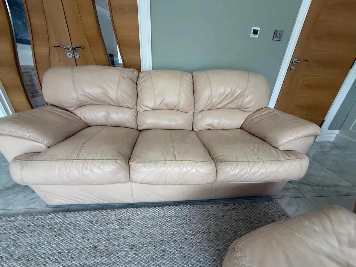 Couch - Image 2