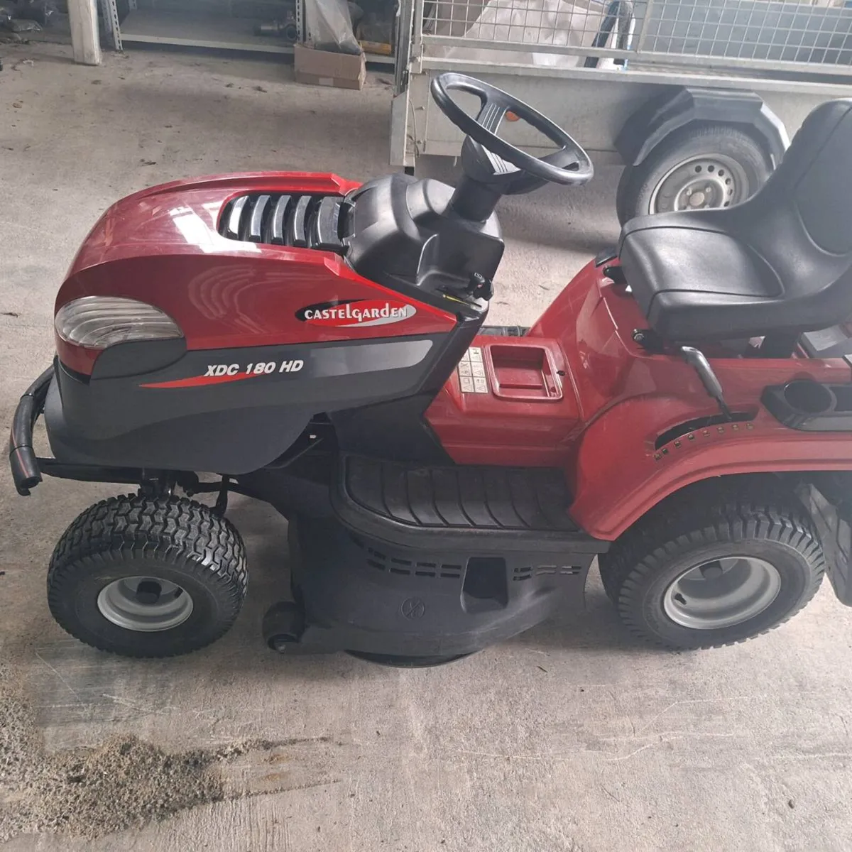 castlegarden ride on lawnmower - Image 3