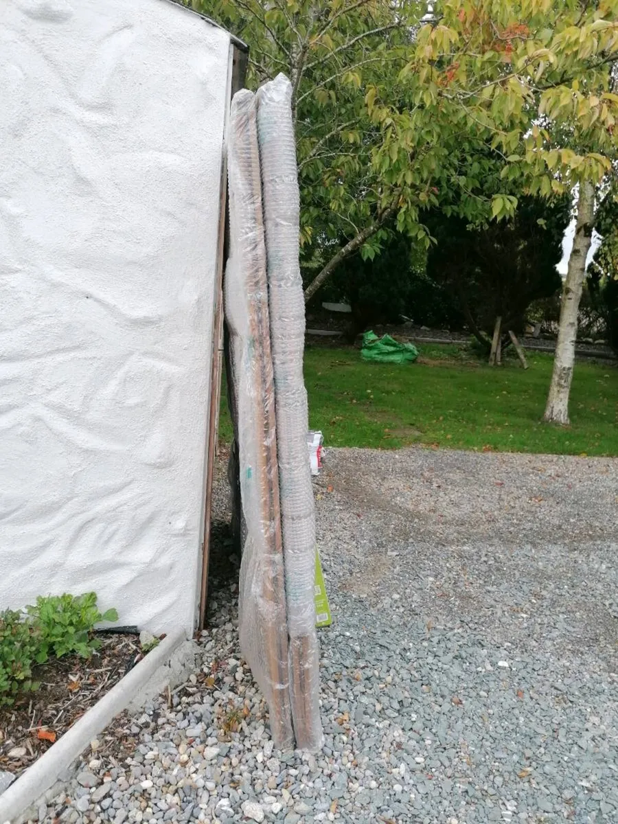 2 Wooden Garden Fences - Image 2